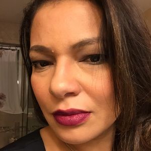 Meet your Posher, Elaine